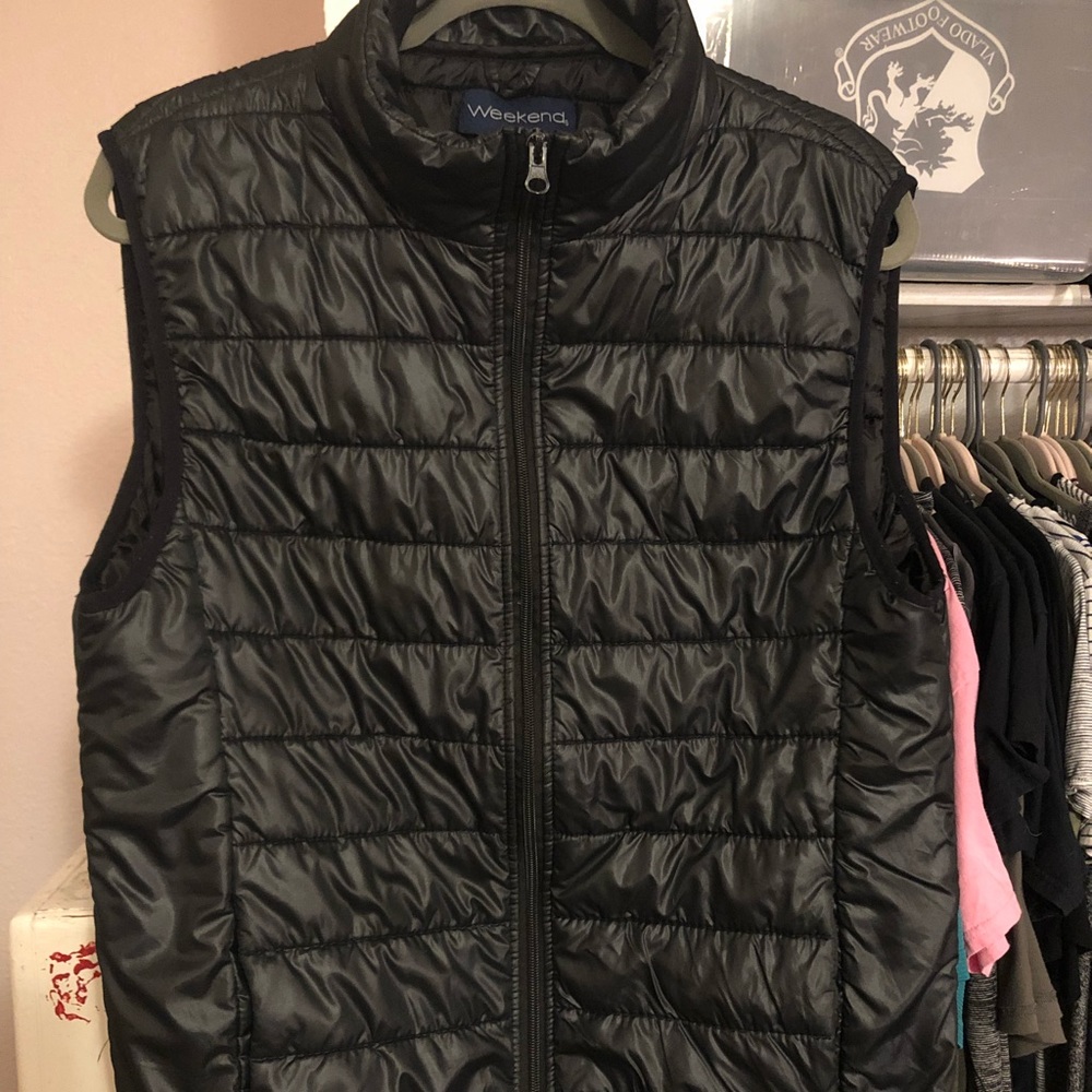 Puffy black vest